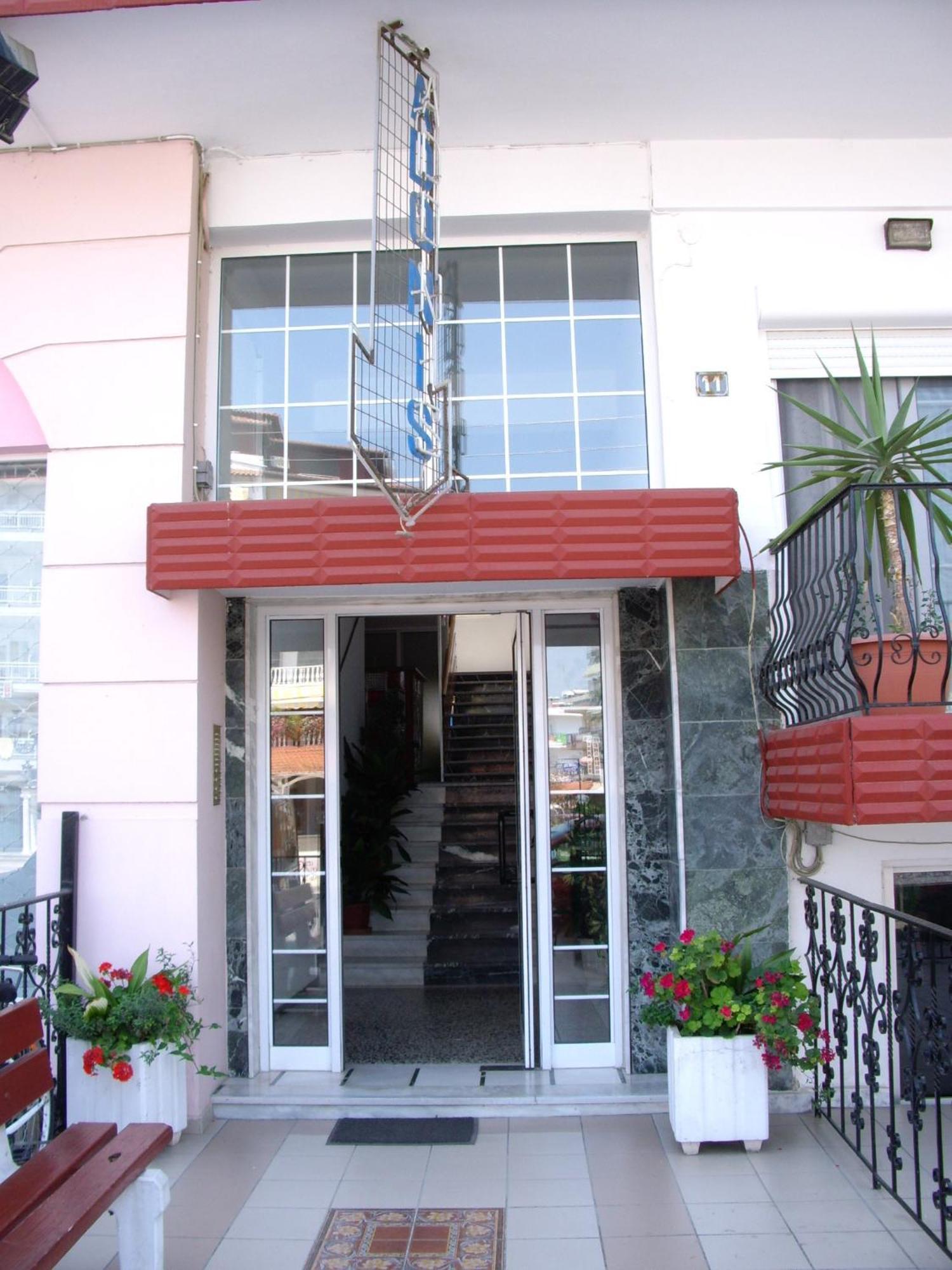 Adonis Apartments Paralía Buitenkant foto
